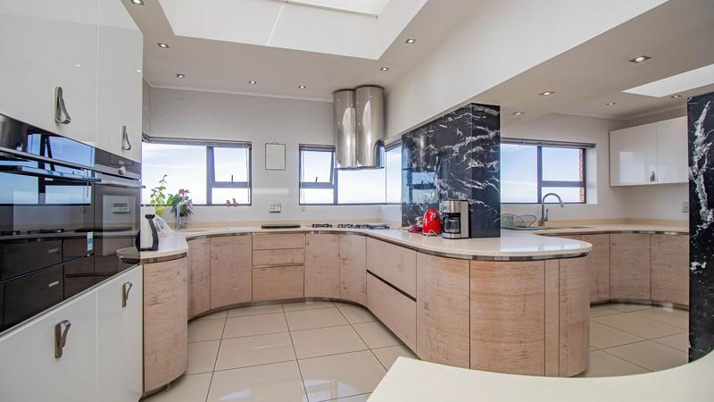 6 Bedroom Property for Sale in Dana Bay Western Cape